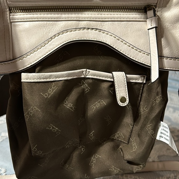 Gorgeous B.O.C. Crossbody purse - Picture 8 of 9